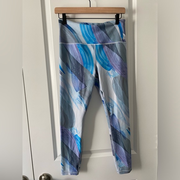 Athleta Women's Elation 7/8 Tight NWT Size Medium Color Vibrance Snowfall Blue - Picture 4 of 9
